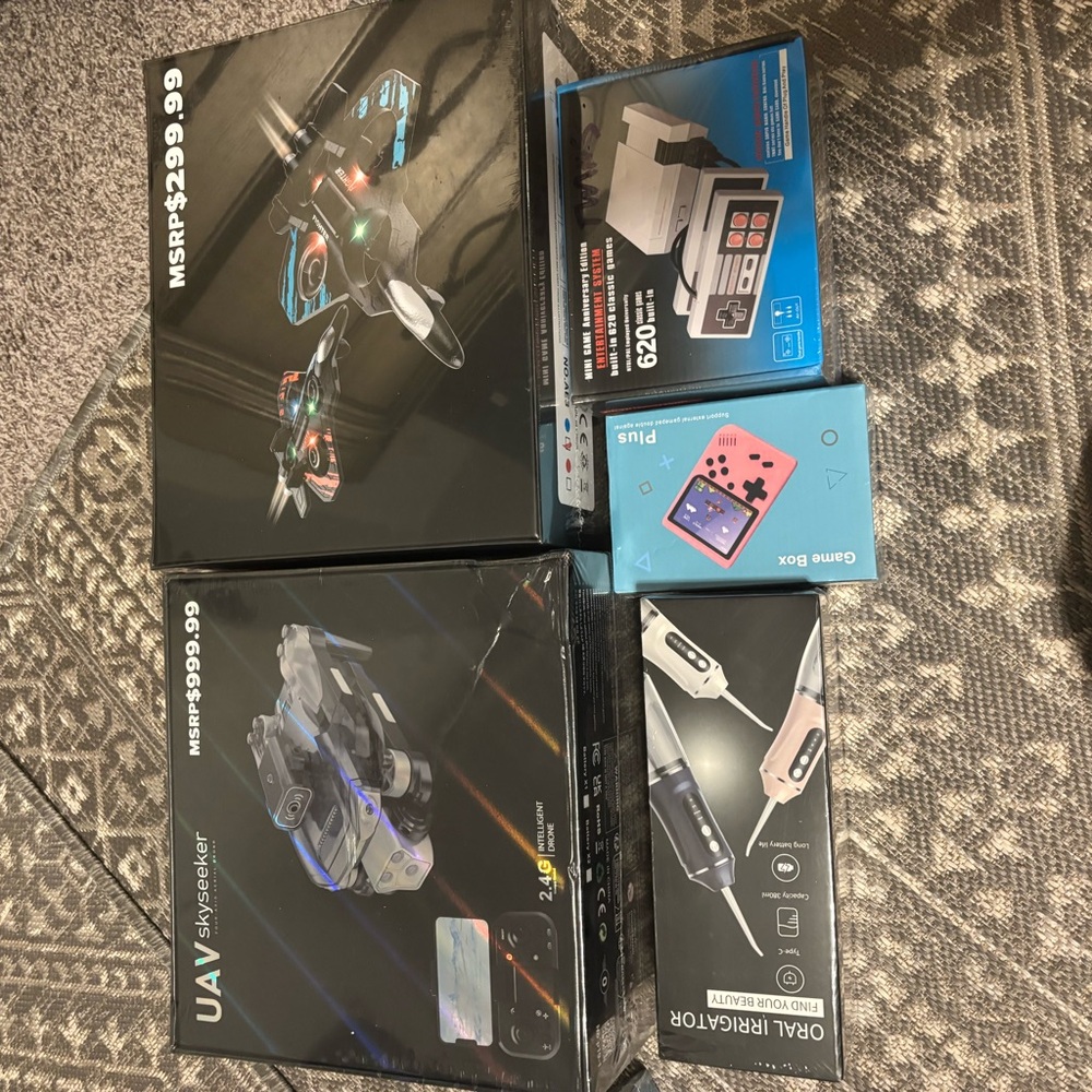 UAV Skytracker Drone Christmas Gift Bundle New